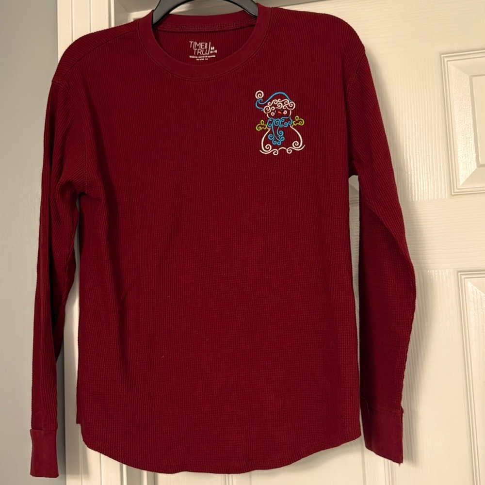 Burgundy thermal tee with embroidered swirly snowman sm M